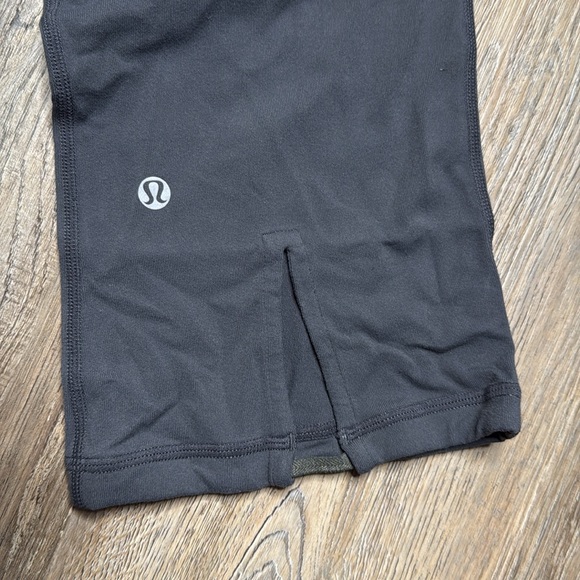 LULULEMON | Gather & Grow Crop size 8 - Picture 3 of 5